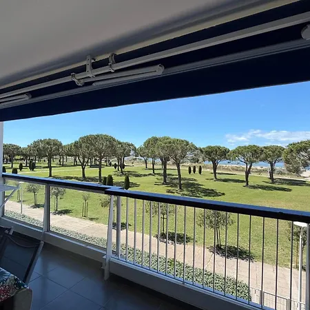 Le Mistral Vue & Terrasse Au Coeur Du Grau Du Roi