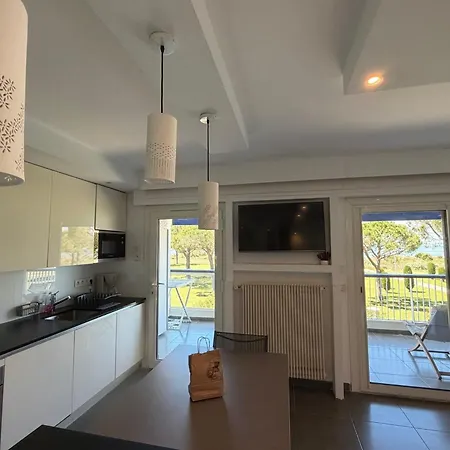 Le Mistral Vue & Terrasse Au Coeur Du Grau Du Roi Apartamento *