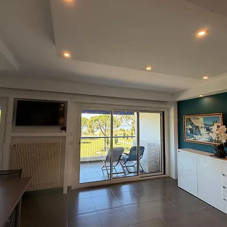 Le Mistral Vue & Terrasse Au Coeur Du Grau Du Roi Apartamento