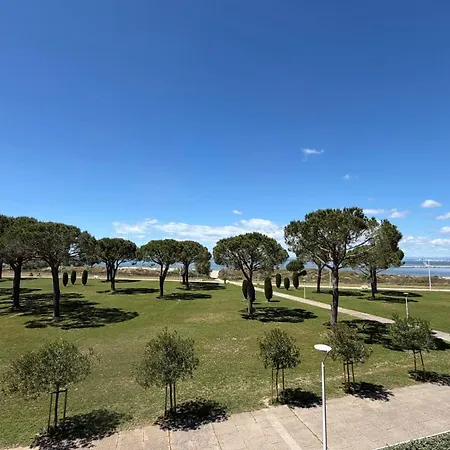 Apartamento Le Mistral Vue & Terrasse Au Coeur Du Grau Du Roi