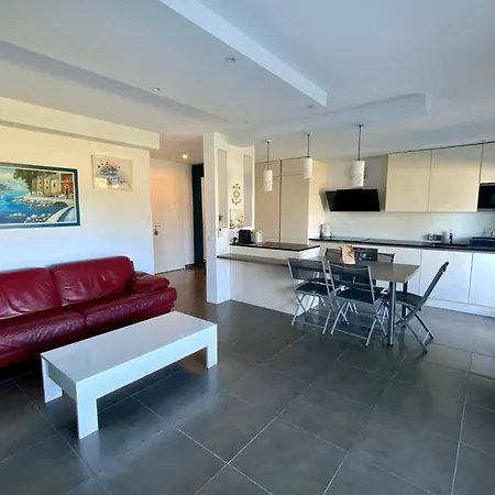 Le Mistral Vue & Terrasse Au Coeur Du Grau Du Roi Apartamento