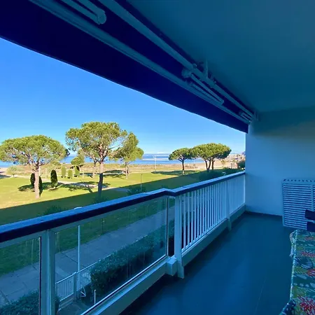 Le Mistral Vue & Terrasse Au Coeur Du Grau Du Roi *